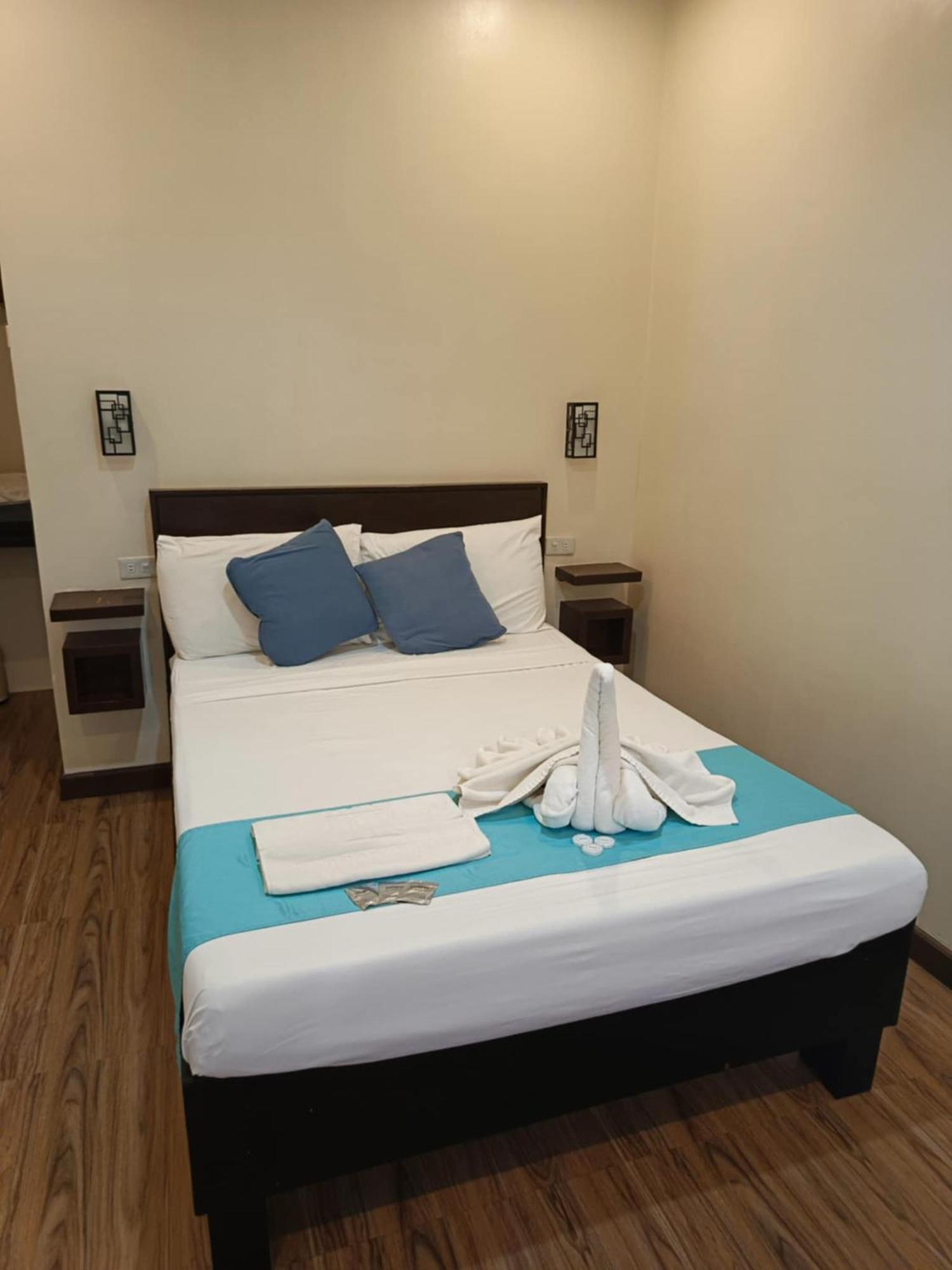 Harbour Bliss Hotel Coron Esterno foto